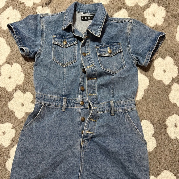 Lioness /Size: Medium / Brand New , Never Worn before. - Picture 1 of 4